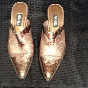 Van Eli gold leather mules 8 1/2 M